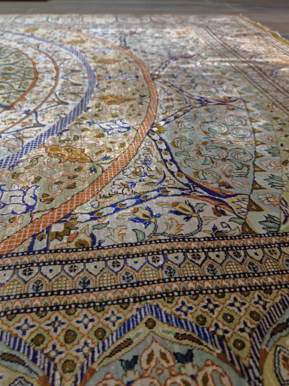 TAPPETO QUM PERSIANO 100% SETA FIRMATO MOHAMMADI MIS:203x133 CM - immagine 10